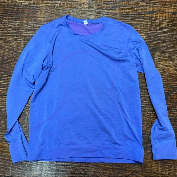 Lululemon Swiftly Relaxed Long-Sleeve Shirt
Ripple Wave Wild Indigo / Sonic Pink - Picture 4 of 8